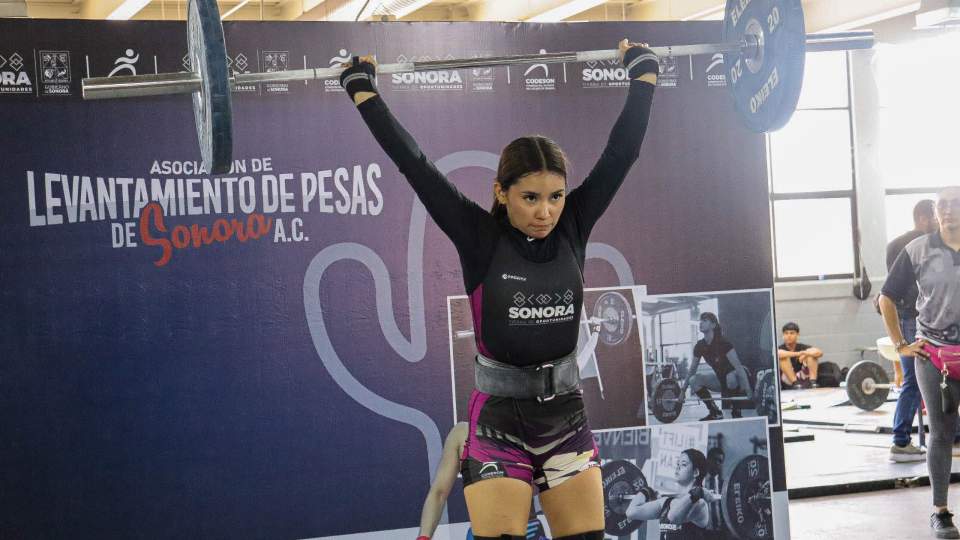 BRILLAN PESISTAS SONORENSES EN EL ESTATAL ABIERTO DE HALTEROFILIA 